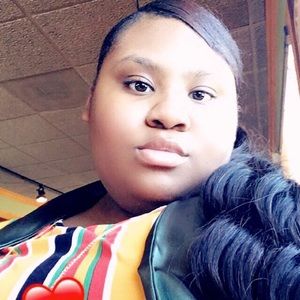 Meet your Posher, Mia